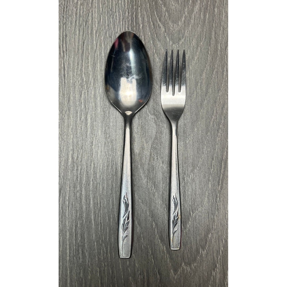 Oneida Custom Stainless Flatware Set Spoon & Fork‎ Leaf Pattern Silverware